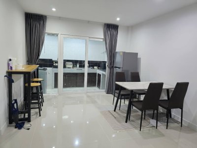 12R0544 ให้เช่าบ้านแฝดสองชั้น 3 ห้องนอน 2 ห้องน้ำ ราคา 25,000/เดือน โซนถลาง