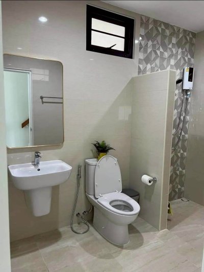 12R0550 This house for rent 4 bedroom 3 bathroom 45,000/month at thalang