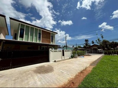 12R0550 This house for rent 4 bedroom 3 bathroom 45,000/month at thalang