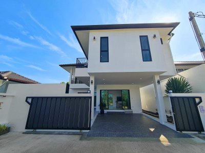 12R0552 Pool villa for rent 3 bedroom 4 bathroom 240,000/month at thalang