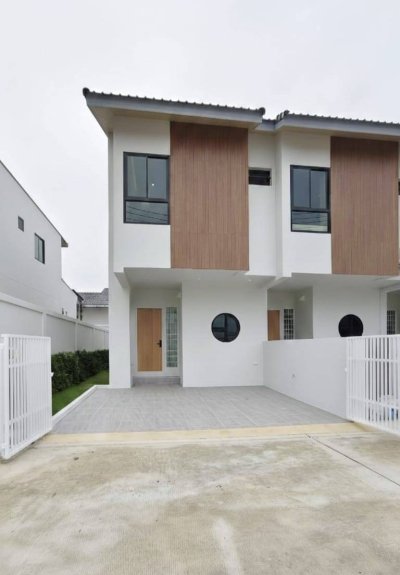 12R0559 ให้เช่าบ้านแฝดสองชั้น 3 ห้องนอน 3 ห้องน้ำ ราคา 48,000/เดือน โซนถลาง