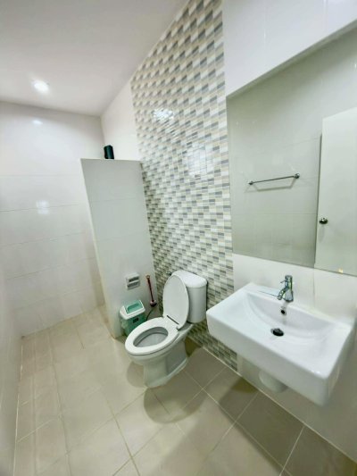 12R0563 This house for rent 4 bedroom 3 bathroom 55,000/month at thalang