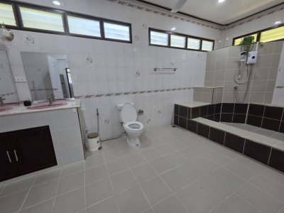 12R0567 This house for rent 3 bedroom 2 bathroom 55,000/month at thalang