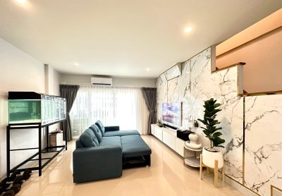 12R0572 ให้เช่าบ้านแฝดสองชั้น 3 ห้องนอน 3 ห้องน้ำ ราคา 38,000/เดือน โซนถลาง