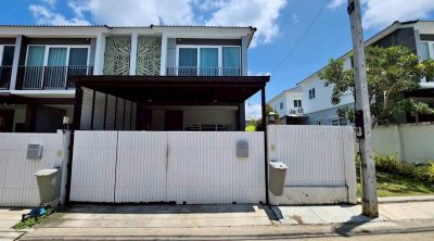 12R0577 ให้เช่าบ้านแฝดสองชั้น 3 ห้องนอน 3 ห้องน้ำ ราคา 38,000/เดือน โซนถลาง