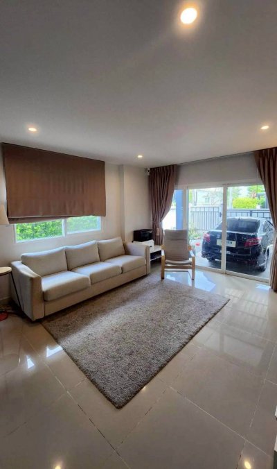 12R0577 ให้เช่าบ้านแฝดสองชั้น 3 ห้องนอน 3 ห้องน้ำ ราคา 38,000/เดือน โซนถลาง