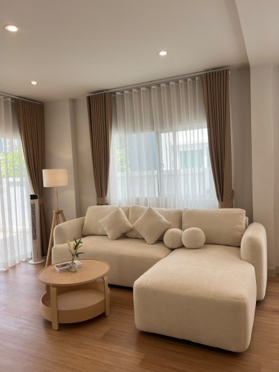 12R0585 ให้เช่าบ้านเดี่ยวสองชั้น 3 ห้องนอน 2 ห้องน้ำ ราคา 65,000/เดือน โซนถลาง