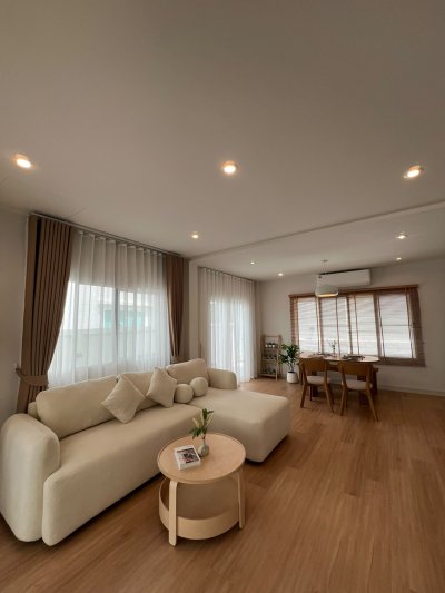 12R0585 ให้เช่าบ้านเดี่ยวสองชั้น 3 ห้องนอน 2 ห้องน้ำ ราคา 65,000/เดือน โซนถลาง