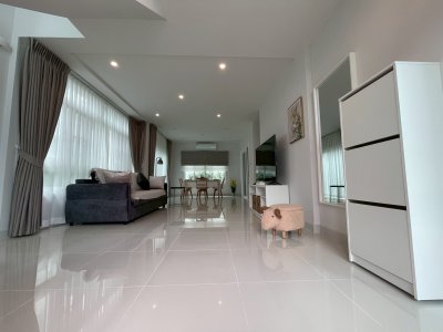 12R0590 This house for rent 4 bedroom 3 bathroom 90,000/month at thalang
