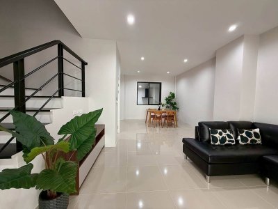 12R0607 ให้เช่าบ้านแฝดสองชั้น 3 ห้องนอน 3 ห้องน้ำ ราคา 25,000/เดือน โซนถลาง