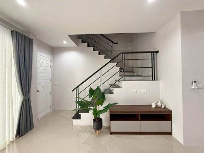 12R0607 ให้เช่าบ้านแฝดสองชั้น 3 ห้องนอน 3 ห้องน้ำ ราคา 25,000/เดือน โซนถลาง