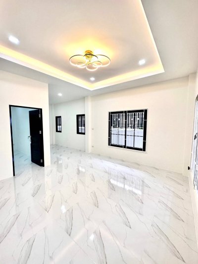 12S0089 This house for sale 3,490,000 bath 3 bedrooms 2 bathrooms location at thalang