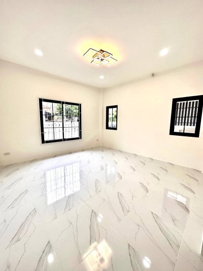 12S0089 This house for sale 3,490,000 bath 3 bedrooms 2 bathrooms location at thalang
