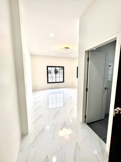 12S0089 This house for sale 3,490,000 bath 3 bedrooms 2 bathrooms location at thalang