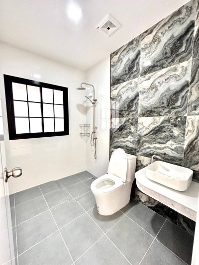 12S0089 This house for sale 3,490,000 bath 3 bedrooms 2 bathrooms location at thalang