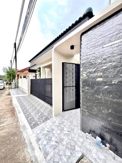 12S0089 This house for sale 3,490,000 bath 3 bedrooms 2 bathrooms location at thalang