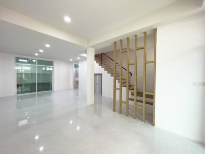 12S0091 This house for sale 2,650,000 baht 3 bedrooms 3 bathrooms location at thalang