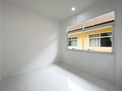 12S0091 This house for sale 2,650,000 baht 3 bedrooms 3 bathrooms location at thalang