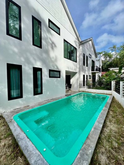 12S0103 ขายพูลวิลล่า ราคา 6,900,000 บาท 4 ห้องนอน 3 ห้องน้ำ โซนถลาง