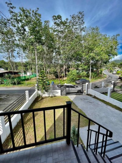 12S0103 ขายพูลวิลล่า ราคา 6,900,000 บาท 4 ห้องนอน 3 ห้องน้ำ โซนถลาง