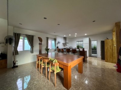 12S0106 ขายพูลวิลล่า ราคา 20,000,000 บาท 3 ห้องนอน 4 ห้องน้ำ โซนถลาง