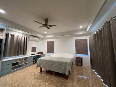 12S0106 ขายพูลวิลล่า ราคา 20,000,000 บาท 3 ห้องนอน 4 ห้องน้ำ โซนถลาง