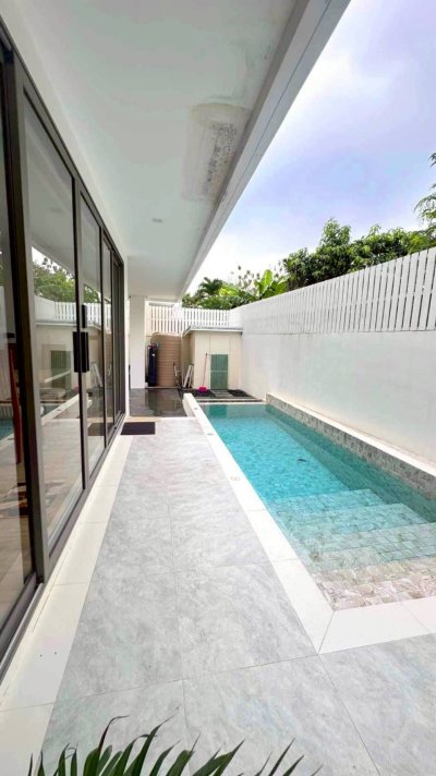 12S0135 ขายพูลวิลล่า ราคา 13,800,000 บาท 3 ห้องนอน 3 ห้องน้ำ โซนถลาง 12S0135 ขายพูลวิลล่า ราคา 13,800,000 บาท 3 ห้องนอน 3 ห้องน้ำ โซนถลาง