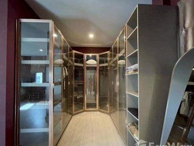 12S0142 ขายบ้านเดี่ยวสองชั้น ราคา 12,700,000 บาท 4 ห้องนอน 6 ห้องน้ำ โซนถลาง