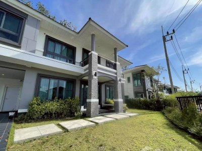 12S0142 ขายบ้านเดี่ยวสองชั้น ราคา 12,700,000 บาท 4 ห้องนอน 6 ห้องน้ำ โซนถลาง