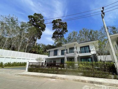 12S0142 ขายบ้านเดี่ยวสองชั้น ราคา 12,700,000 บาท 4 ห้องนอน 6 ห้องน้ำ โซนถลาง
