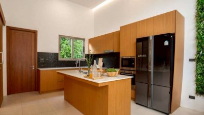 12S0149 ขายพูลวิลล่า ราคา 14,250,000 บาท 3 ห้องนอน 4 ห้องน้ำ โซนถลาง