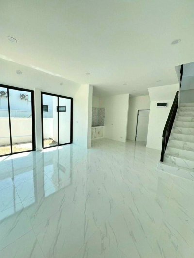 12S0153 ขายบ้านเดี่ยวสองชั้นราคา 3,790,000 บาท 3 ห้องนอน 2 ห้องน้ำ โซนถลาง 12S0153 ขายบ้านเดี่ยวสองชั้นราคา 3,790,000 บาท 3 ห้องนอน 2 ห้องน้ำ โซนถลาง