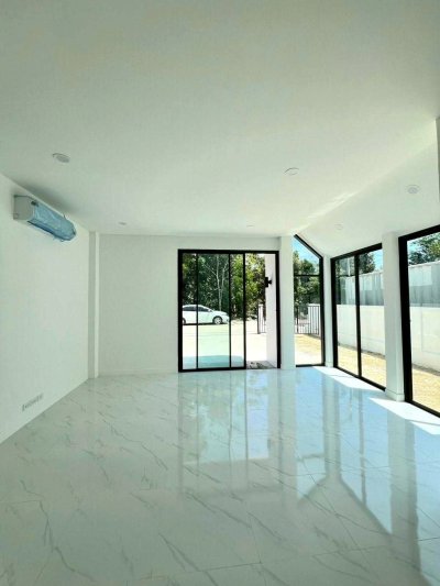 12S0153 ขายบ้านเดี่ยวสองชั้นราคา 3,790,000 บาท 3 ห้องนอน 2 ห้องน้ำ โซนถลาง 12S0153 ขายบ้านเดี่ยวสองชั้นราคา 3,790,000 บาท 3 ห้องนอน 2 ห้องน้ำ โซนถลาง