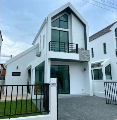 12S0153 ขายบ้านเดี่ยวสองชั้นราคา 3,790,000 บาท 3 ห้องนอน 2 ห้องน้ำ โซนถลาง 12S0153 ขายบ้านเดี่ยวสองชั้นราคา 3,790,000 บาท 3 ห้องนอน 2 ห้องน้ำ โซนถลาง