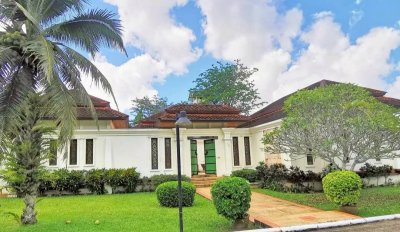 12S0157 ขายพูลวิลล่า ราคา 39,900,000 บาท 5 ห้องนอน 4 ห้องน้ำ โซนถลาง