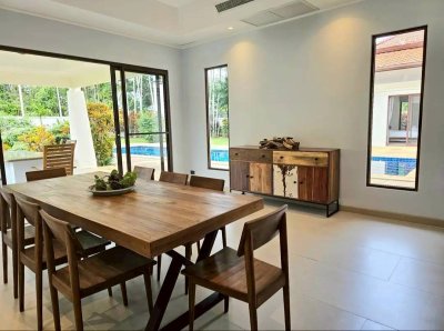 12S0157 ขายพูลวิลล่า ราคา 39,900,000 บาท 5 ห้องนอน 4 ห้องน้ำ โซนถลาง