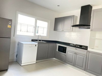 12S0163 This house for sale 9,450,000 baht 4 bedroom 3 bathroom at thalang