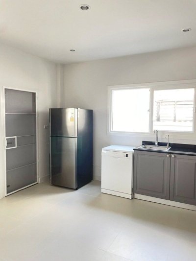 12S0163 This house for sale 9,450,000 baht 4 bedroom 3 bathroom at thalang