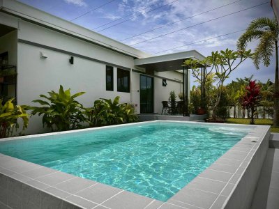 12S0166 ขายพูลวิลล่า ราคา 6,999,000 บาท 2 ห้องนอน 2 ห้องน้ำ โซนถลาง