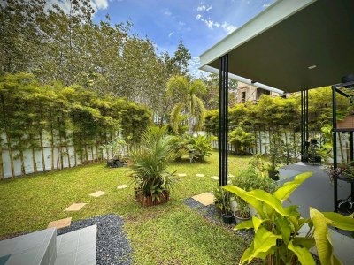 12S0166 ขายพูลวิลล่า ราคา 6,999,000 บาท 2 ห้องนอน 2 ห้องน้ำ โซนถลาง