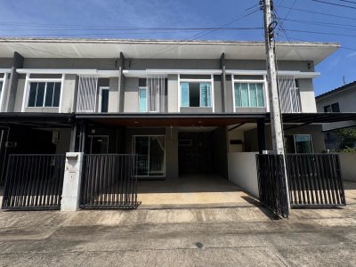 12S0202 ขายบ้านแฝดสองชั้น ราคา 2,850,000 บาท 3 ห้องนอน 2 ห้องน้ำ โซนถลาง