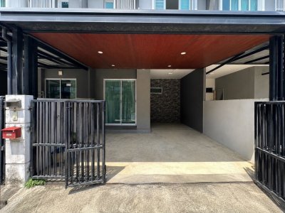 12S0202 ขายบ้านแฝดสองชั้น ราคา 2,850,000 บาท 3 ห้องนอน 2 ห้องน้ำ โซนถลาง