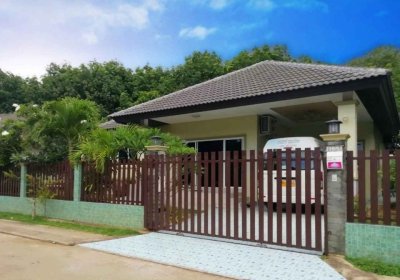 13R0058 this house for rent 3 bedroom 2 bathroom 30,000/month at paklok,thalang