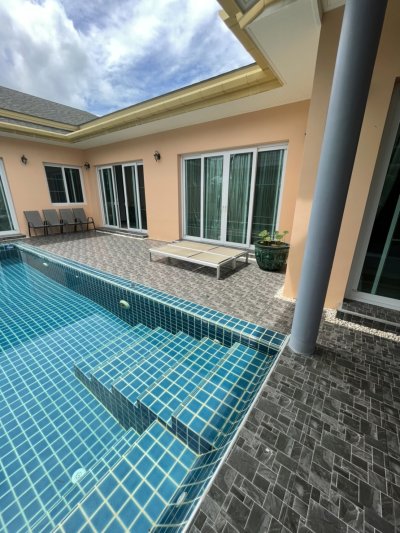 1R0105 ให้เช่า pool villa 3 ห้องนอน 4 ห้องน้ำ ราคา 55,000/เดือน โซนสนามบิน