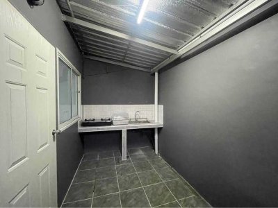 1R0172 ให้เช่าบ้านแฝดสองชั้น 2 ห้องนอน 2 ห้องน้ำ ราคา 20,000/เดือน โซนสนามบิน