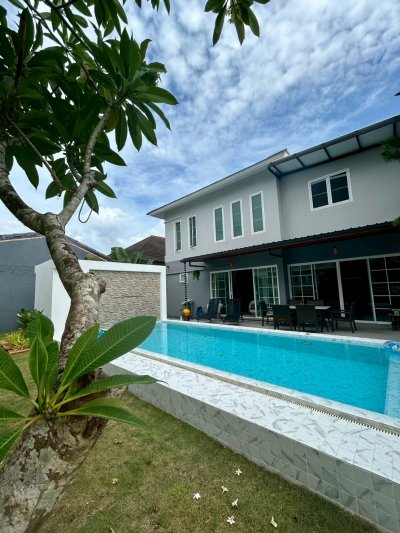 2R0035 ให้เช่า pool villa สองชั้น 4 ห้องนอน 3 ห้องน้ำ ราคา 120,000/เดือน โซนเชิงทะเล,ถลาง 2R0035 ให้เช่า pool villa สองชั้น 4 ห้องนอน 3 ห้องน้ำ ราคา 120,000/เดือน โซนเชิงทะเล,ถลาง
