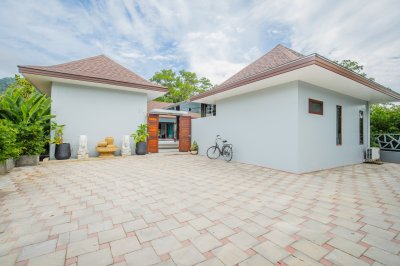 2R0244 This pool villa 3 bedroom 4 bathroom 300,000/month at cherngtalay,thalang