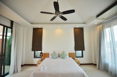 2R0298 This pool villa 3bedroom 3bathroom 120,000/month the house location at cherng talay,thalang