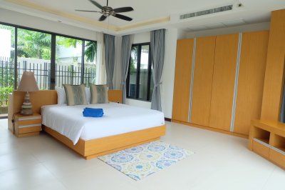 2R0298 This pool villa 3bedroom 3bathroom 120,000/month the house location at cherng talay,thalang