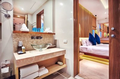 2R0315 คอนโดมิเนียม 2 ห้องนอน 2 ห้องน้ำ ให้เช่าเดือนละ 80,000 บาท โซนเชิงทะเล,ถลาง